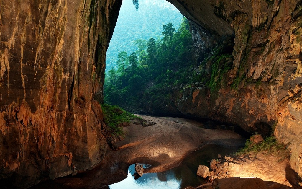 Phong Nha Cave